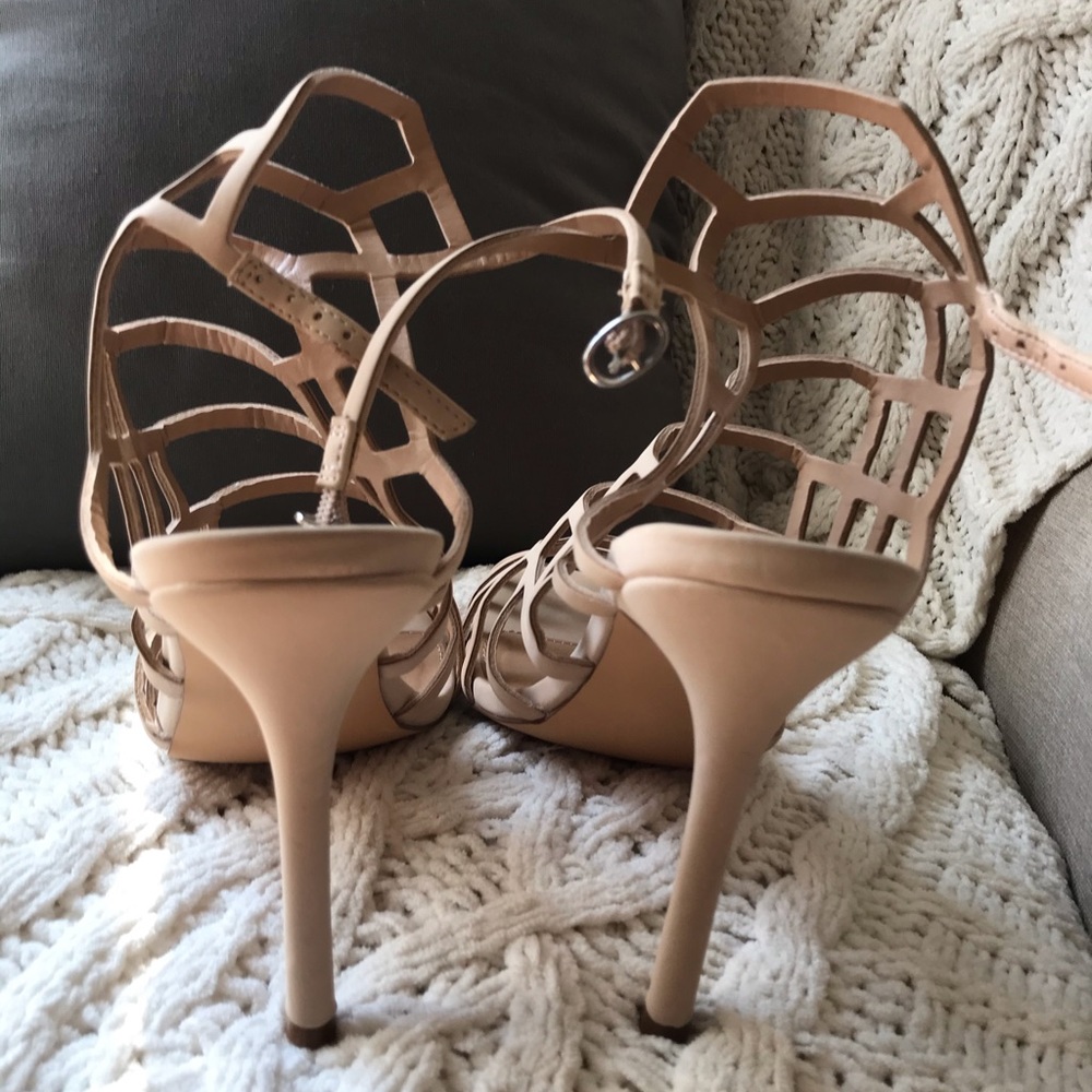 Express Heels - Picture 3 of 4